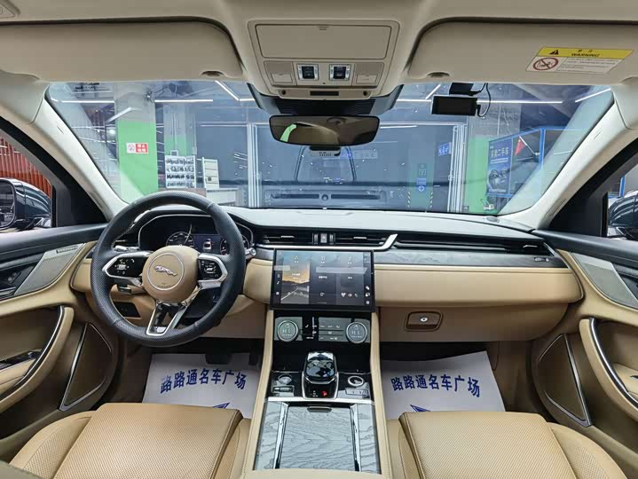 Фото 7 - Jaguar XF L