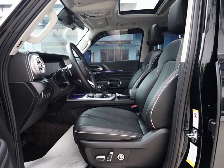 Фото 4 - Tank 300