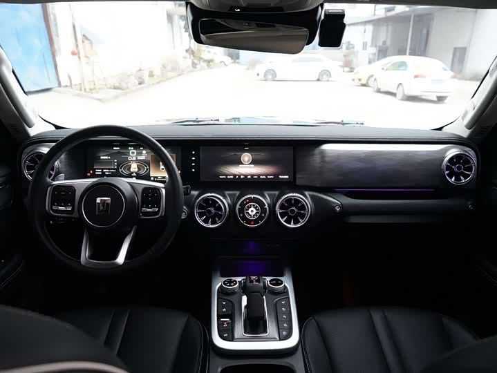 Фото 5 - Tank 300