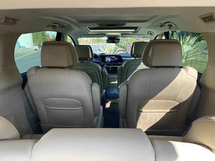 Фото 8 - Buick GL8 ES