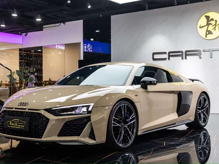 Фото 2 - Audi R8