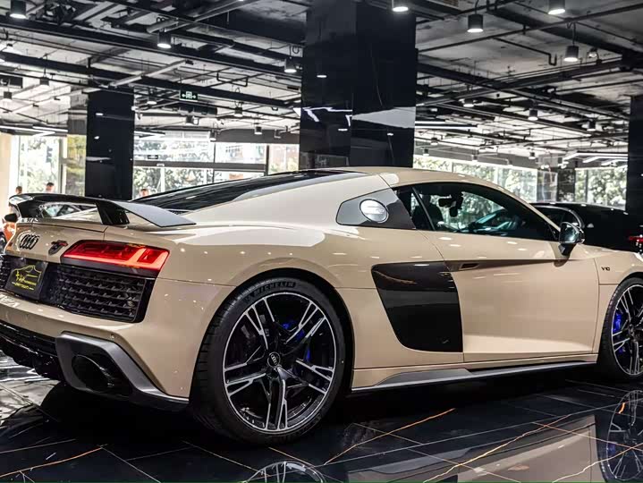 Фото 5 - Audi R8