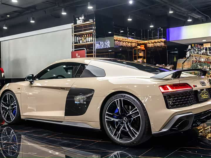 Фото 6 - Audi R8