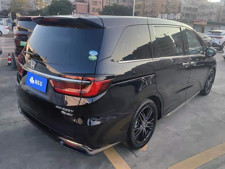 Фото 3 - Honda Odyssey