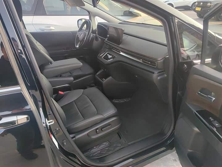 Фото 8 - Honda Odyssey