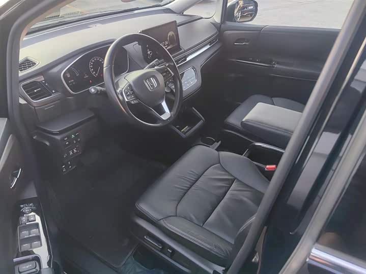 Фото 9 - Honda Odyssey