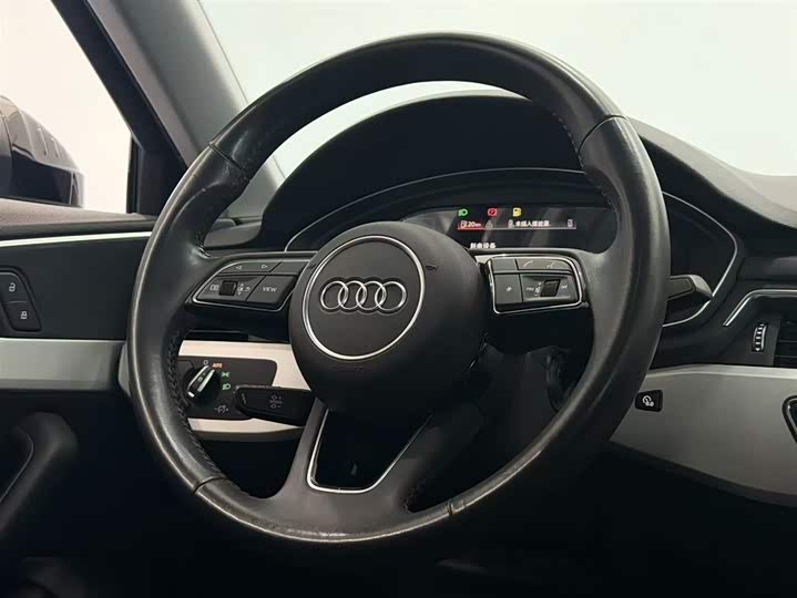 Фото 7 - Audi A4L