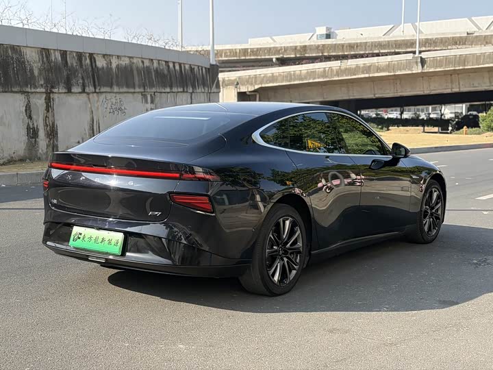 Фото 7 - XPeng P7