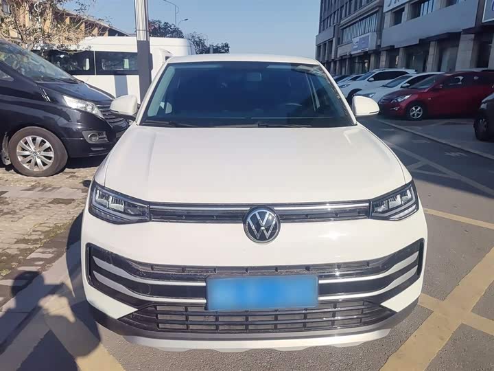 Фото 3 - Volkswagen Tharu