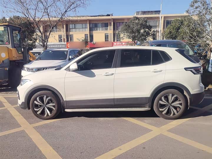 Фото 5 - Volkswagen Tharu