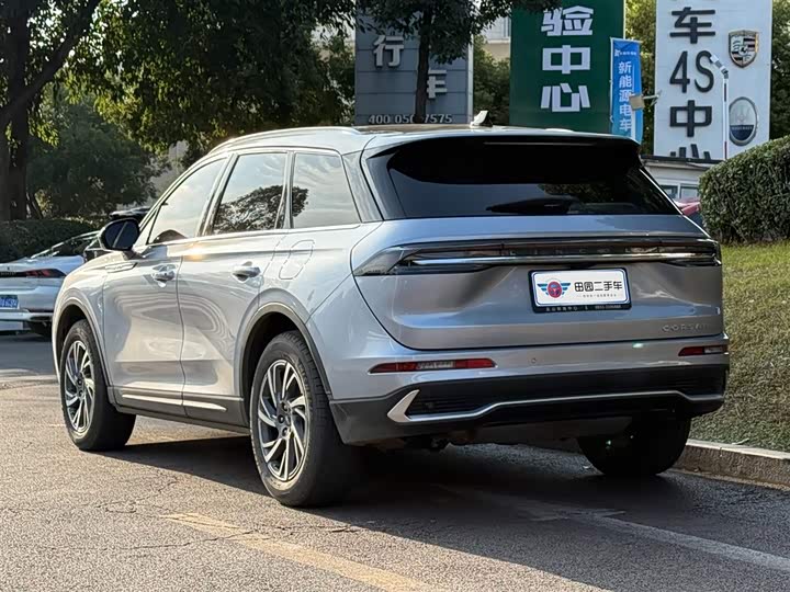 Фото 4 - Lincoln Corsair