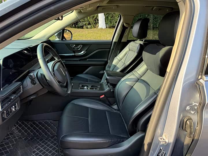 Фото 8 - Lincoln Corsair