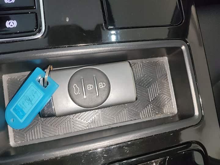 Фото 9 - Exeed LX C-DM Hybrid