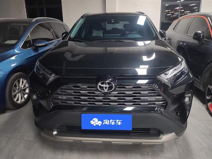 Фото 2 - Toyota RAV4