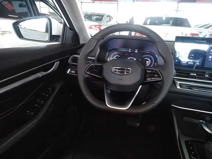 Фото 3 - Geely Emgrand