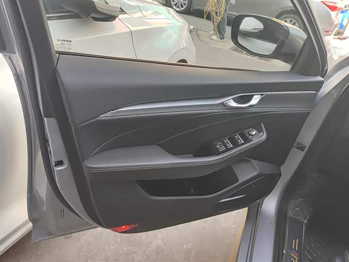 Фото 7 - Geely Preface