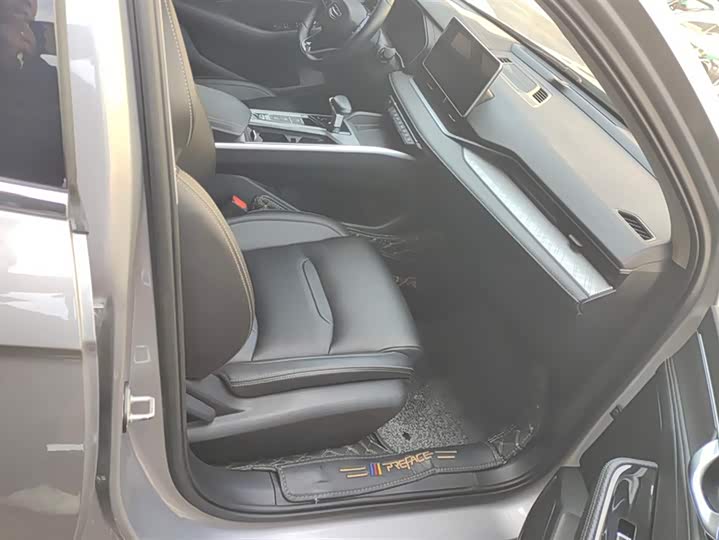 Фото 8 - Geely Preface