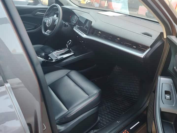 Фото 8 - MG Motor 5