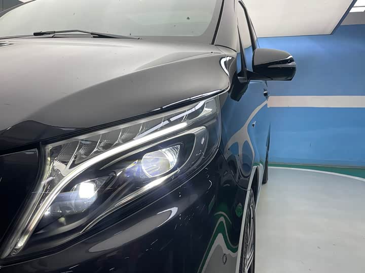 Фото 4 - Mercedes-Benz V-Class