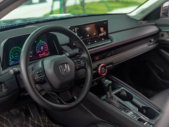 Фото 9 - Honda Accord