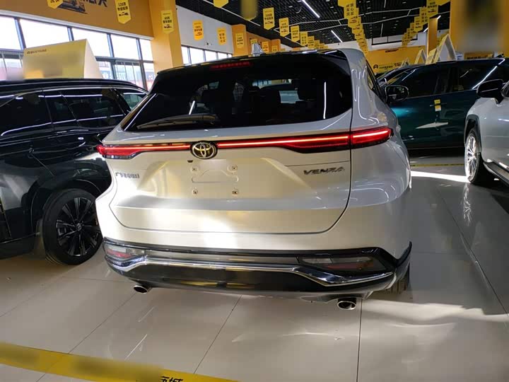 Фото 6 - Toyota Venza