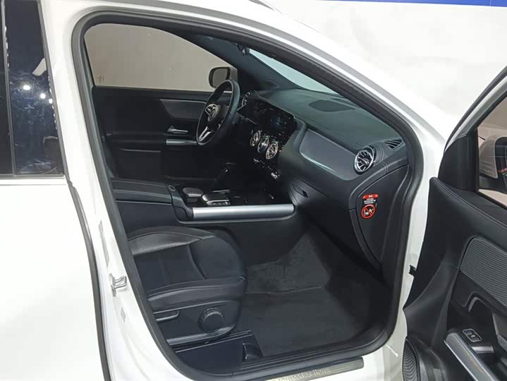 Фото 8 - Mercedes-Benz GLA-Class