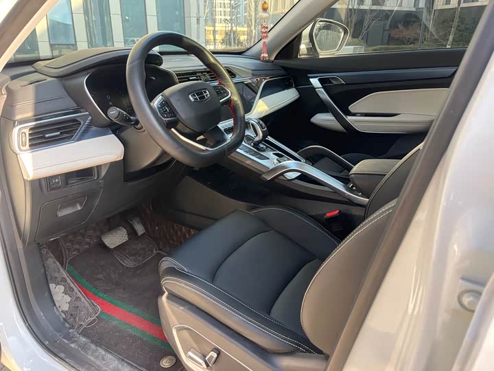 Фото 6 - Geely Atlas