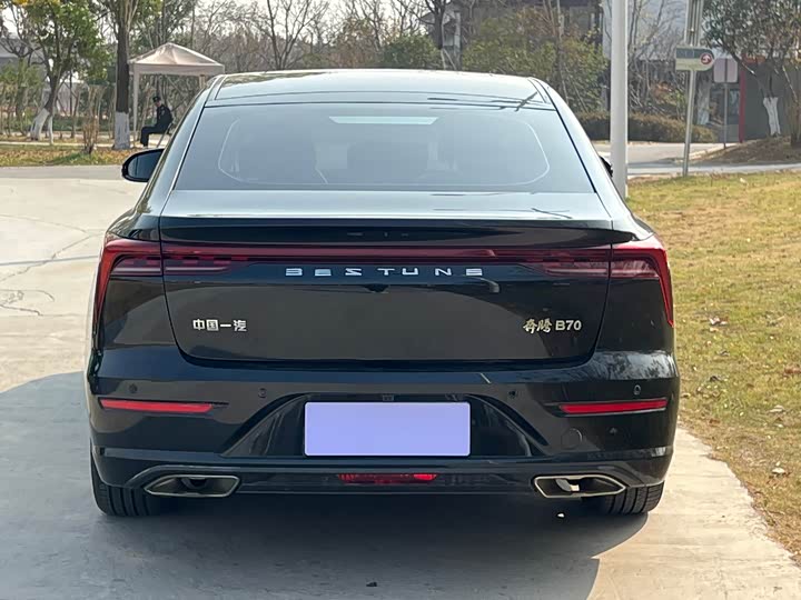 Фото 7 - Bestune B70