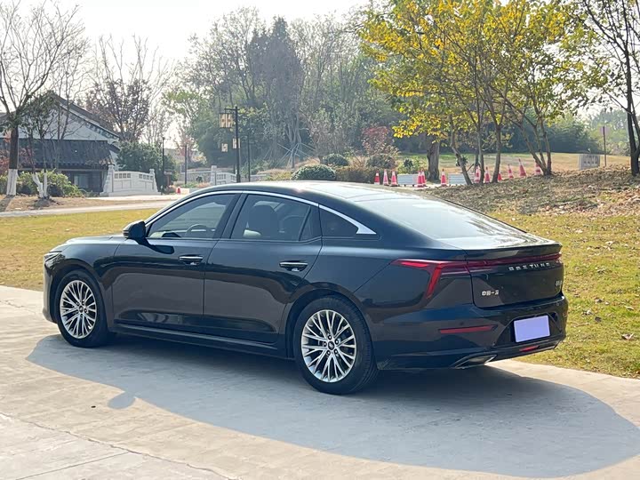 Фото 9 - Bestune B70