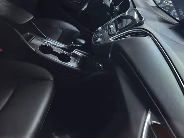 Фото 8 - Chevrolet Malibu XL