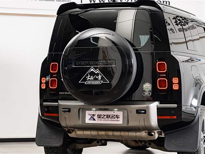 Фото 8 - Land Rover Defender