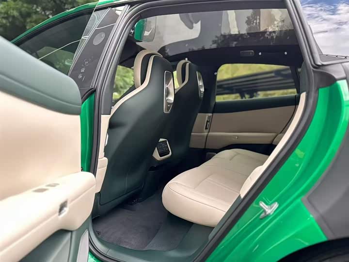 Фото 3 - Xiaomi YU7