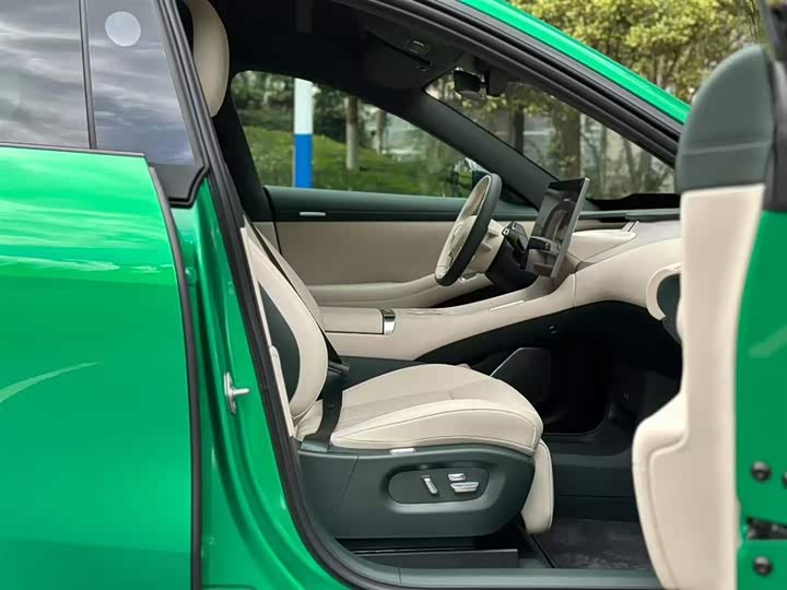 Фото 5 - Xiaomi YU7