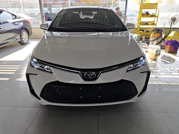 Фото 3 - Toyota Corolla