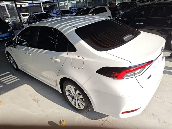 Фото 5 - Toyota Corolla