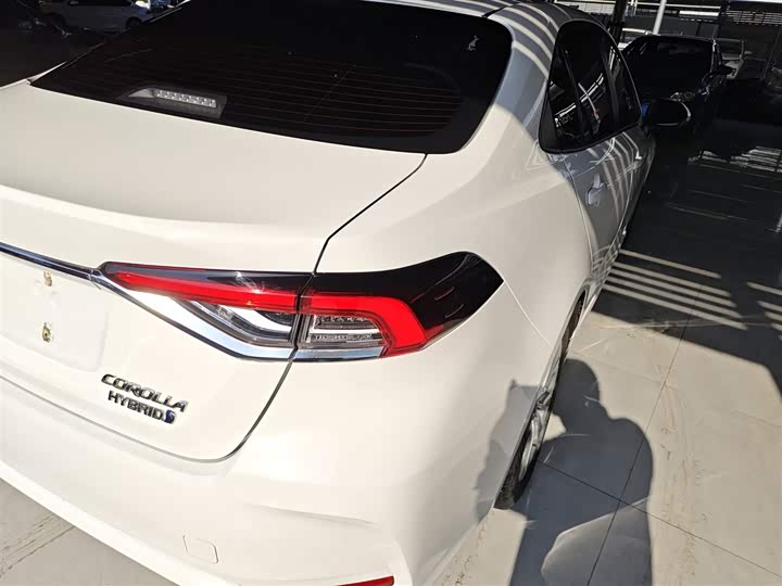 Фото 8 - Toyota Corolla