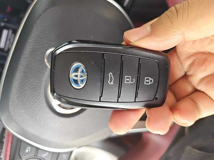 Фото 9 - Toyota Corolla