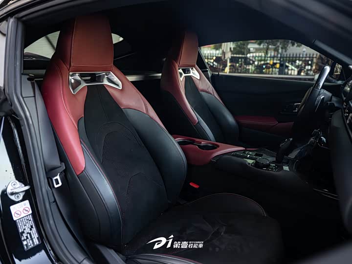 Фото 7 - Toyota Supra