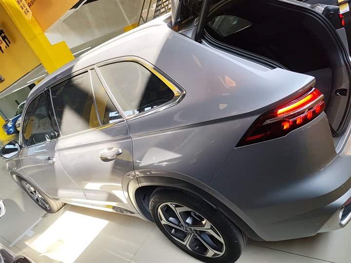 Фото 5 - Geely Monjaro