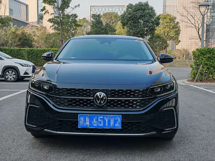 Фото 2 - Volkswagen Passat