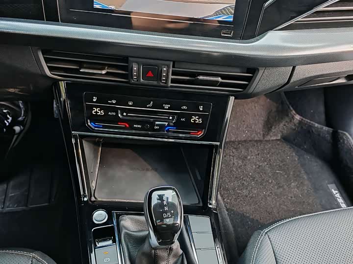 Фото 4 - Volkswagen Passat