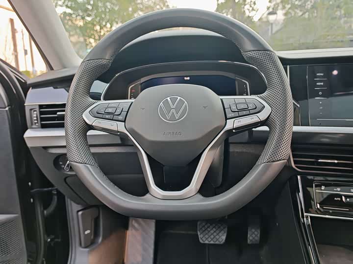 Фото 5 - Volkswagen Passat