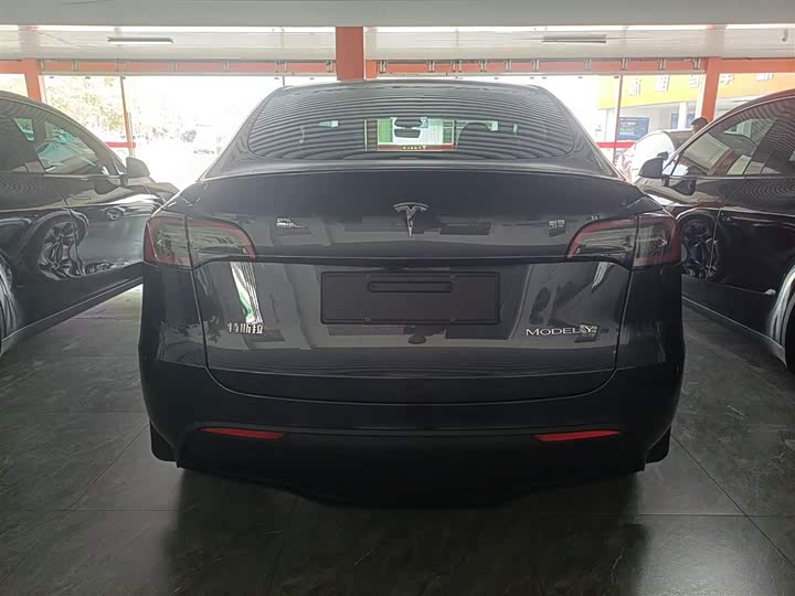 Фото 6 - Tesla Model Y