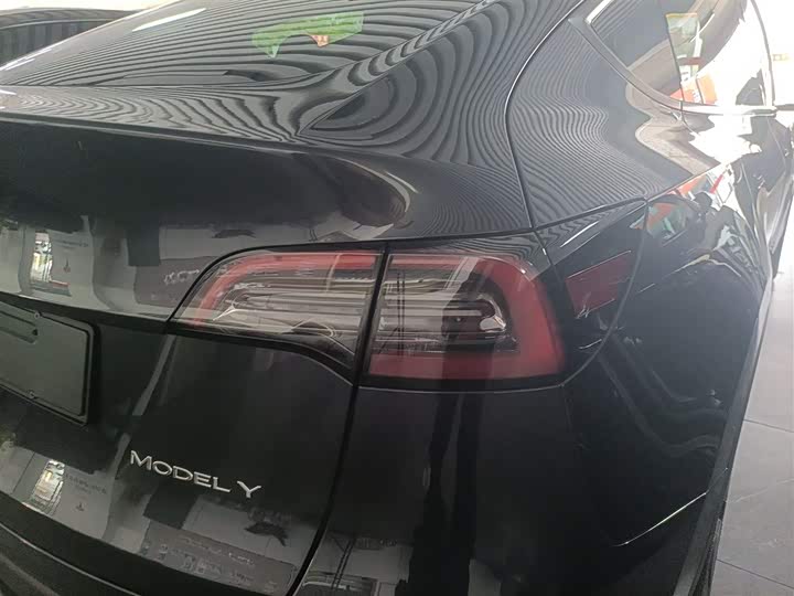 Фото 8 - Tesla Model Y