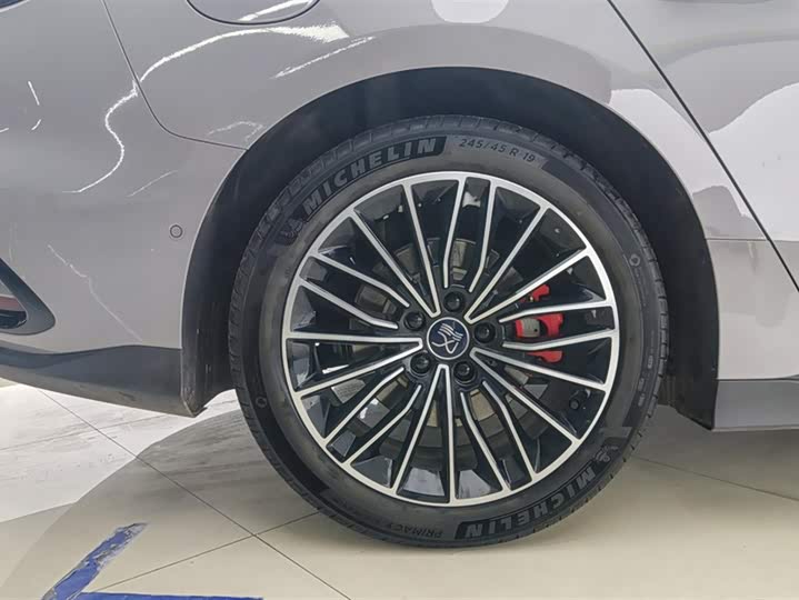 Фото 6 - BYD Han