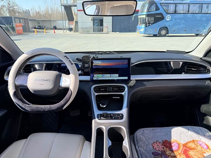 Фото 7 - Geely Galaxy Geome