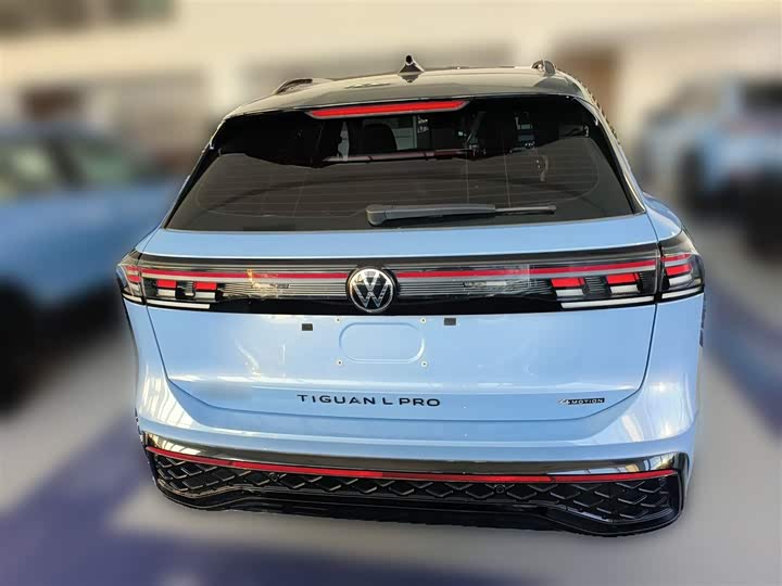 Фото 9 - Volkswagen Tiguan L Pro