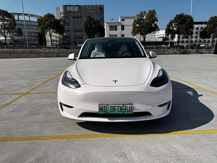 Фото 1 - Tesla Model Y