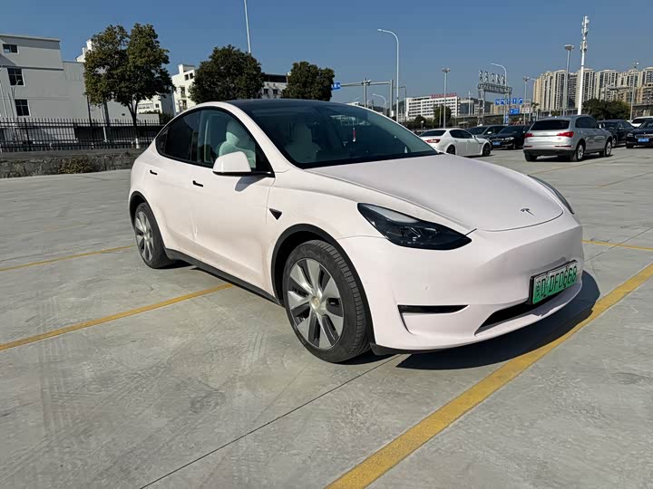 Фото 2 - Tesla Model Y