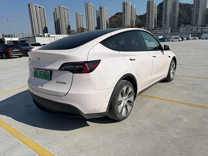 Фото 9 - Tesla Model Y